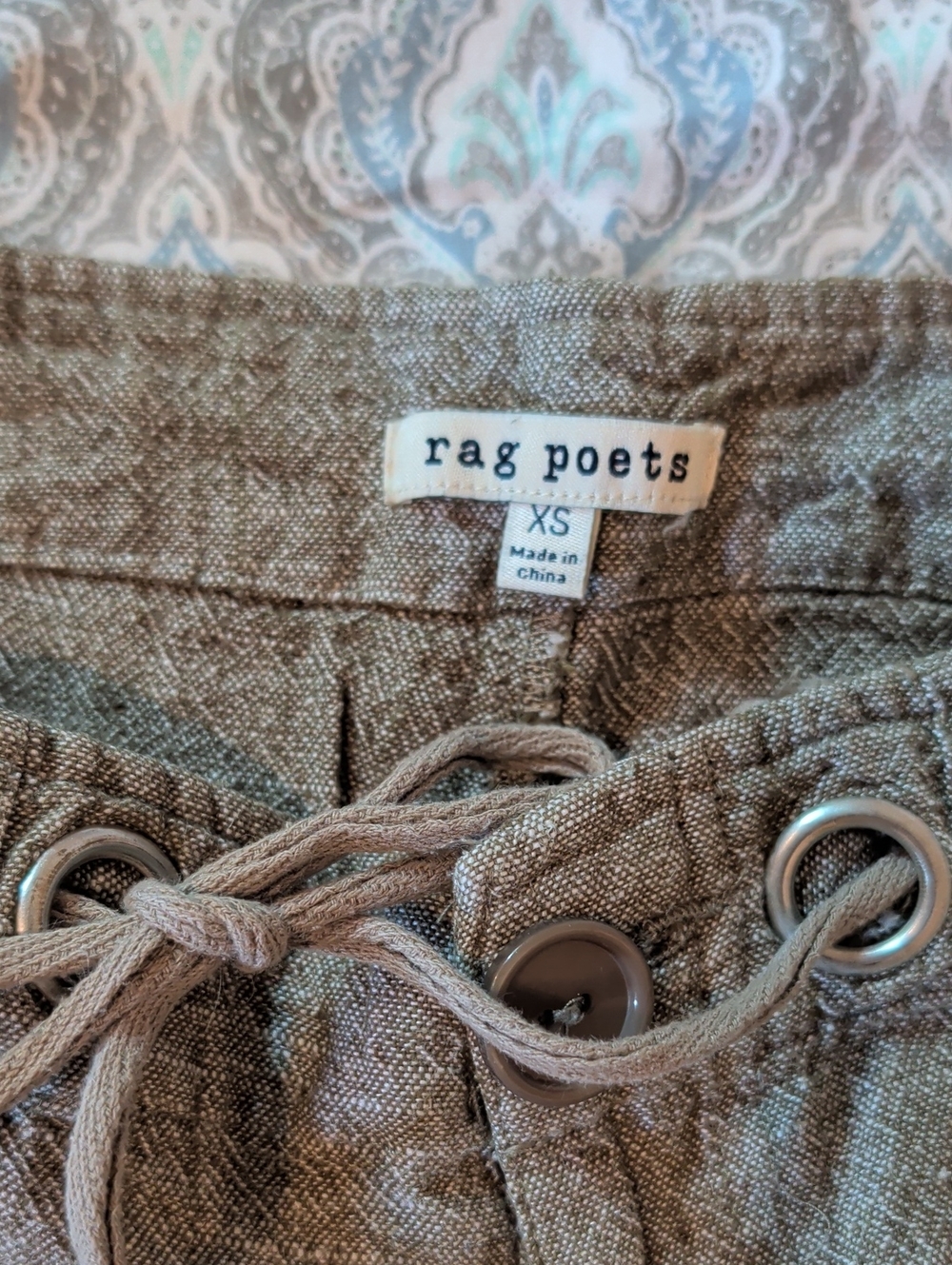 Women’s Tie-Waist Casual Shorts - Olive/Taupe - Picture 4 of 5
